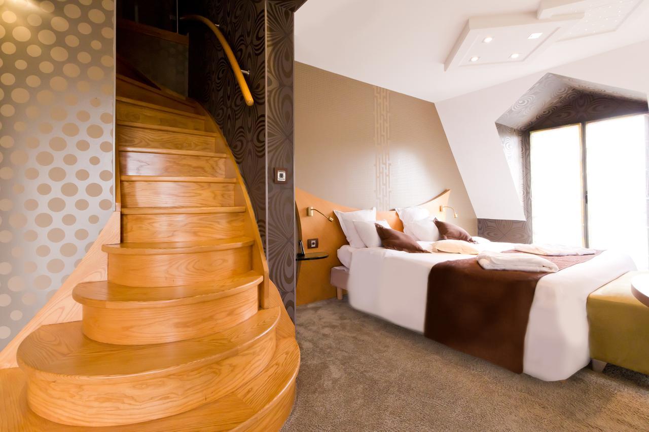 Bed and Breakfast Le Domaine Des Chevaliers De Malte Villedieu-les-Poëles Esterno foto