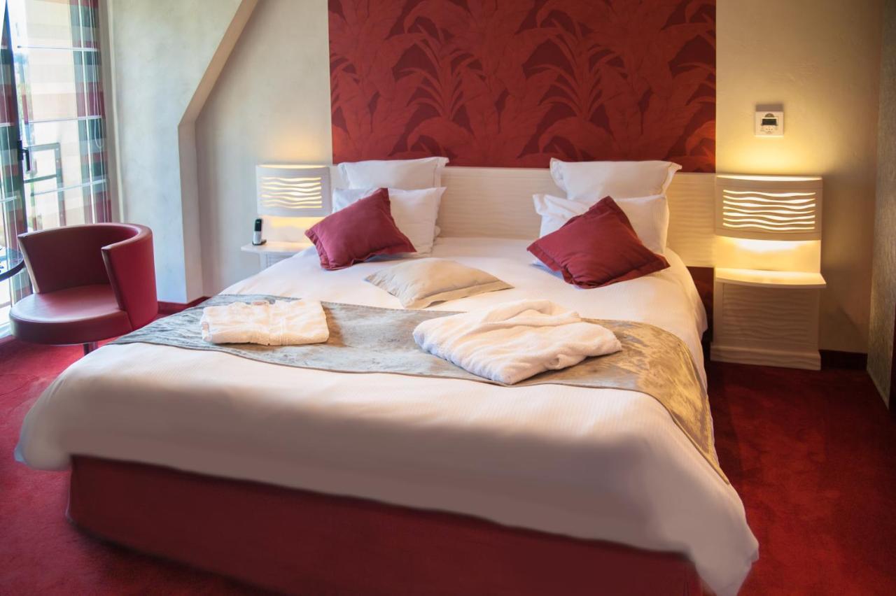 Bed and Breakfast Le Domaine Des Chevaliers De Malte Villedieu-les-Poëles Esterno foto